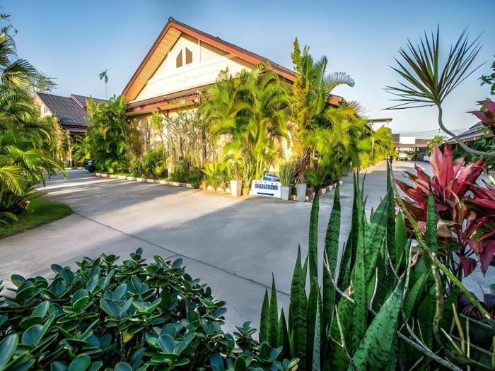 Baan Suan Rim Num Resort