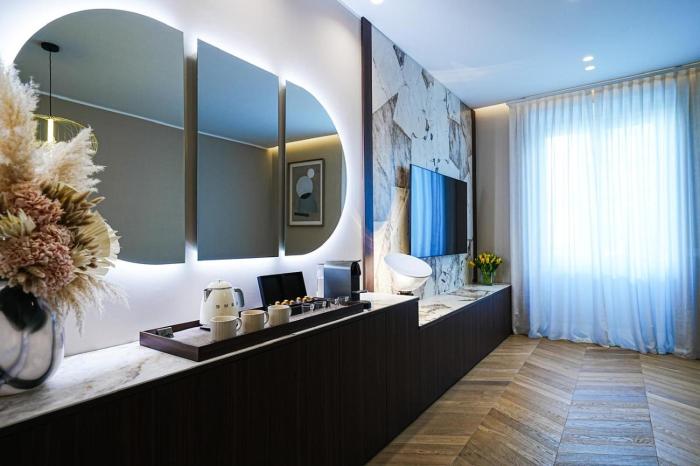 Palazzo Fontana Duomo view golden House