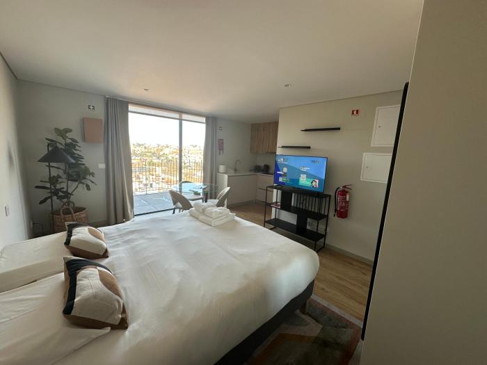 New Douro 908 with parking