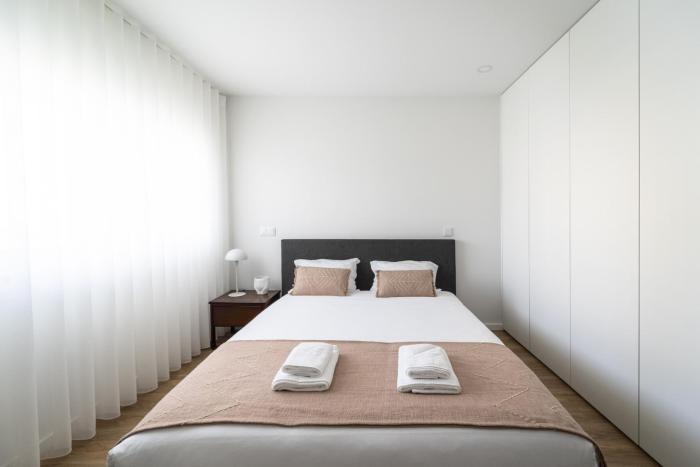 Forum Apartments III by House and People