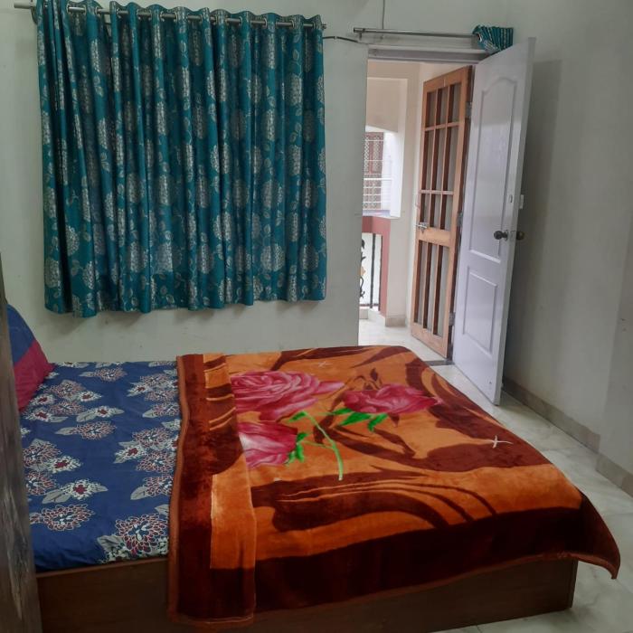 Beautiful AC Room, Best Location, Furnished with Kitchen, TV, Fridge, Washing Machine etc at Pachpedinaka Raipur