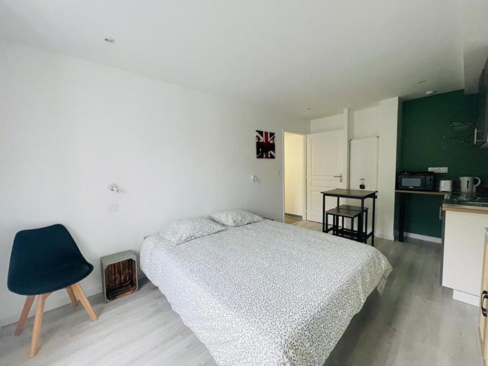 Éclat St Romain 2, studio-moderne-WIFI- parking - CLIM