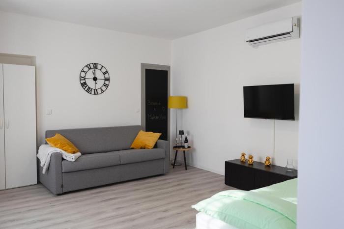 Manipura Home