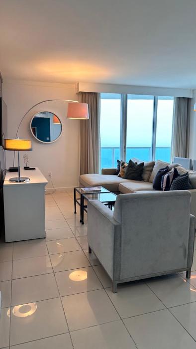 Breathtaking Direct Bay Views 2 bedroom condo with parking