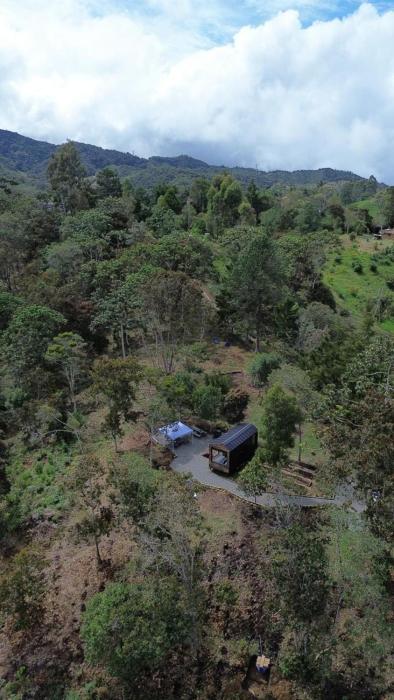 Tiny House Minimalista en la Naturaleza, El Retiro