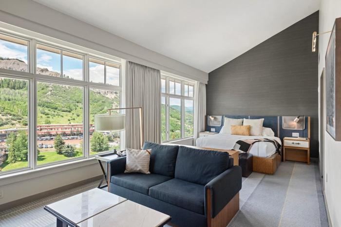 New! Luxury Resort Penthouse - Stunning 3 Bedroom