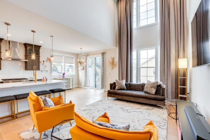 10 Mi to Morristown Stylish Home Near Trails!