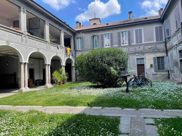 Cozy home in a secret corner of Milan