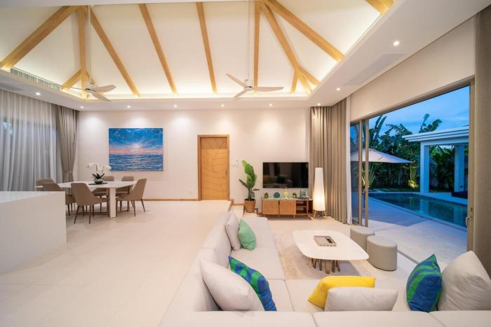 Modern 3BR Pool Villa T-Breeze