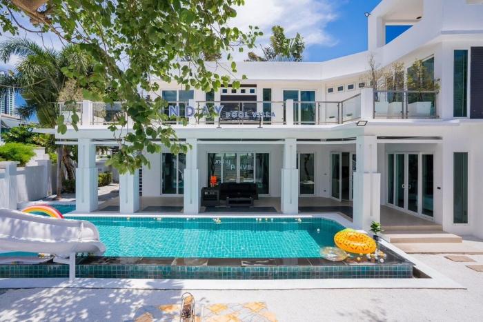 Divertida, Pool Villa