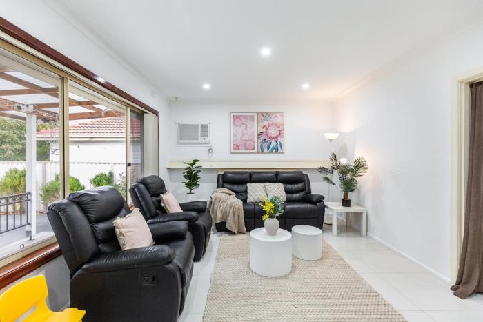 Entire Villa at North Dandenong