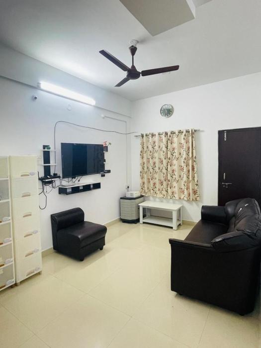 Peaceful 2 Bedroom Flat near Airport