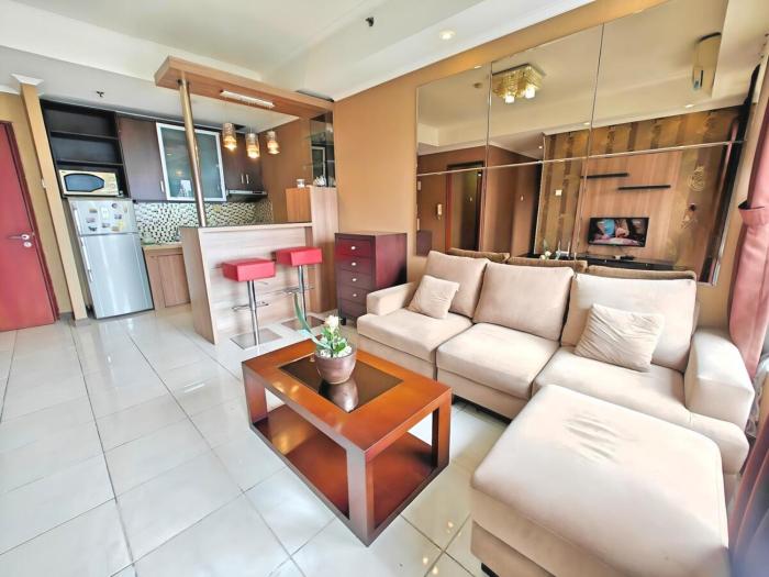 Strategic 3BR Sudirman Park Apt with Wi-Fi, Pool,Gym by 2ndHome