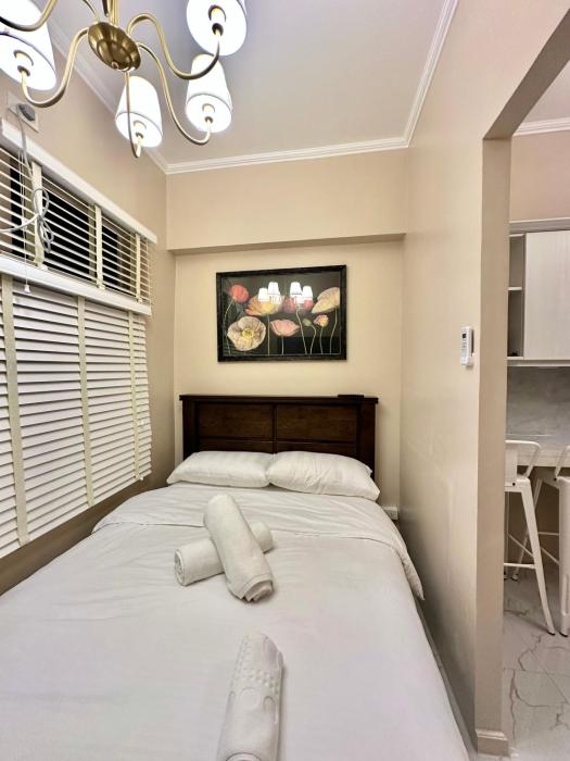 Studio Two Condominium, Alabang AMBER -Fiber WI-FI Netflix ready