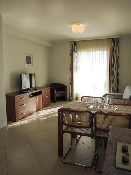 Apartment 3785-2 for 3 Pers in Baska Voda