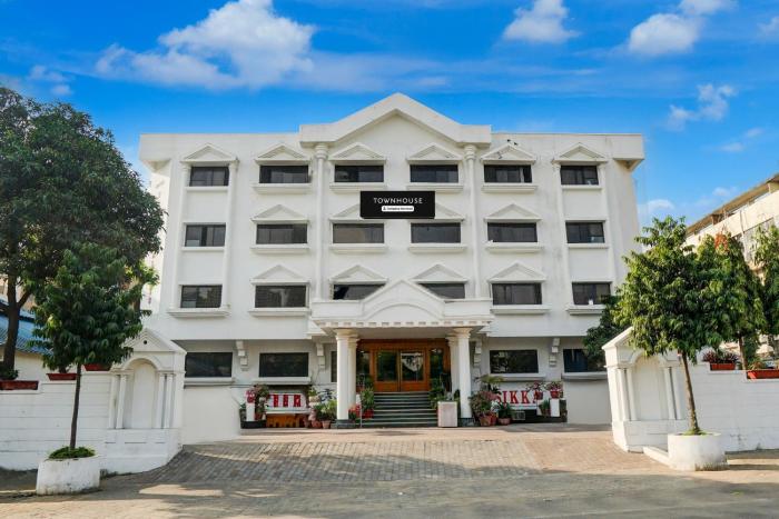 Super Townhouse Subhash Nagar Formerly Royal Palazzo