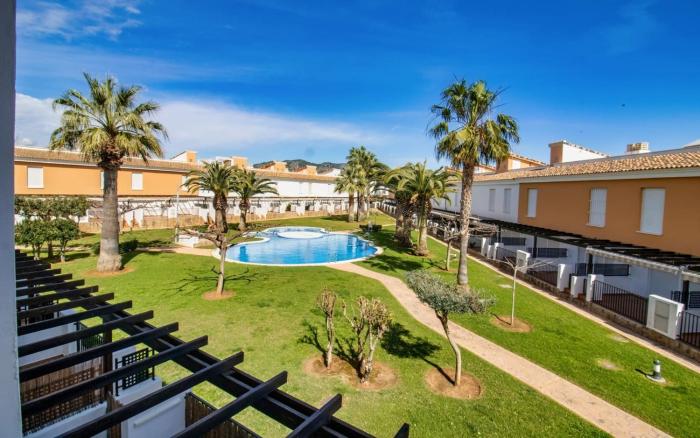 Adosado familiar con piscina - Palm Beach 130 - ALBERT VILLAS