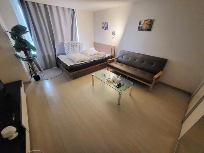 3-2501 #5min Gangnam St# livingroom #sofa #metro line no2