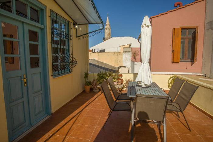 Home with Terrace in Heart of old Town of Chania