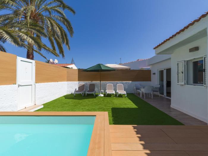 Refurbished 2 bedrooms house private pool