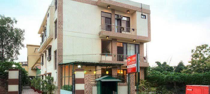 Hotel Queens Pearl Inn