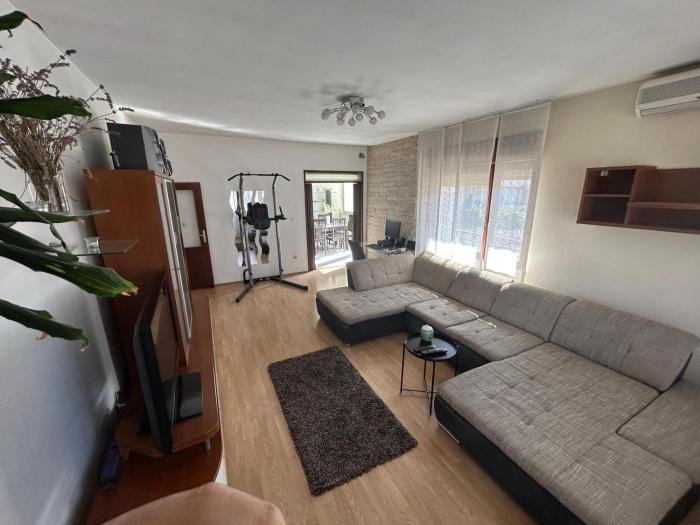 Split Breeze Apartment