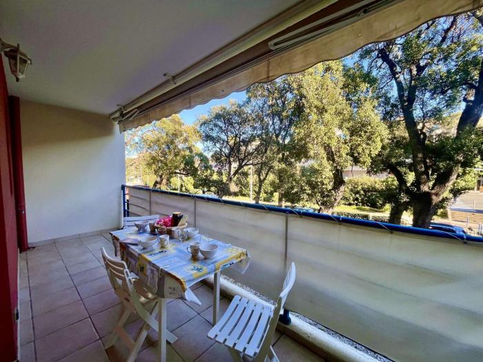 Appartement 2P avec Balcon Proche Centre et Plages - Parking Inclus, Cavalaire - FR-1-226B-127