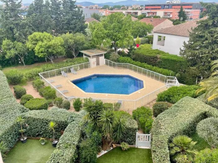 Appartement avec terrasse à Fréjus, 70 m², piscine partagée