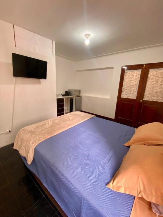 Céntrica y amplia habitación queen Av Larco