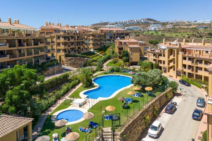 2 Bedroom Apartment with Spectacular Views in Hercesa Calanova Golf