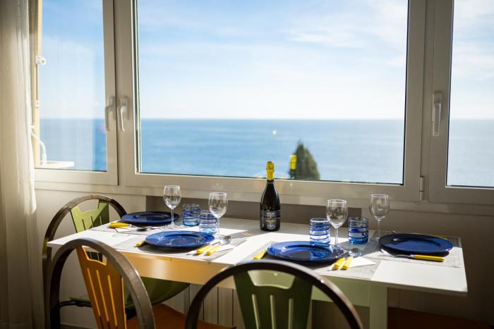 Breathaway Seaview Apartment near Sanremo