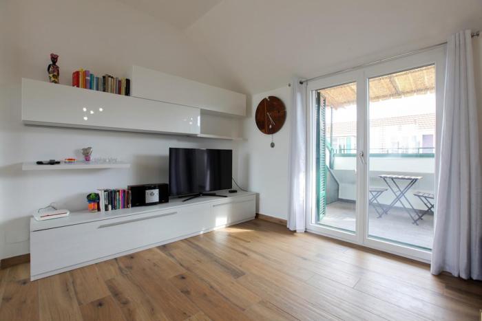 Luminoso Appartamento con Terrazzo