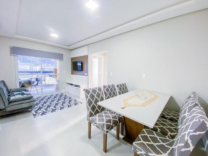 Apto de 2 dormitórios em na praia de Palmas - 0446