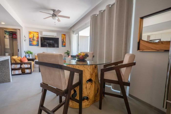 Pool with ocean view, gym - grupoxingo