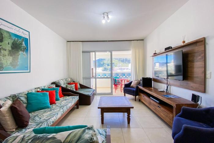 Amplo apartamento há poucos metros do mar - 0462