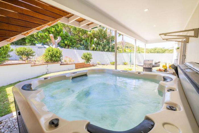 Soul of the Bay, 36 Galoola Dr - Wi-Fi, Boat Parking, Spa, Air Con