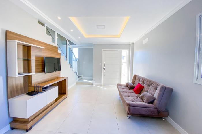 Casa 850 metros do mar com Piscina Privativa - 0467