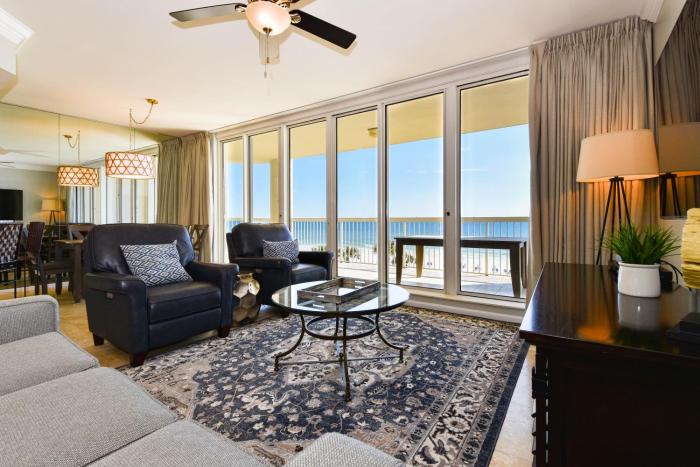 Silver Beach Towers E404