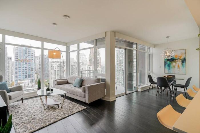 Modern Downtown Apartment with Water Views