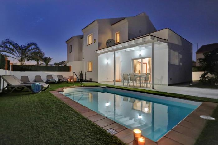 Golden Dunes Comfy and Cozy