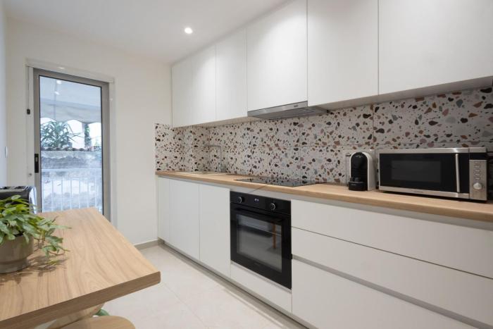 Seaside Elegance Brand New 2BD Luxury Stay