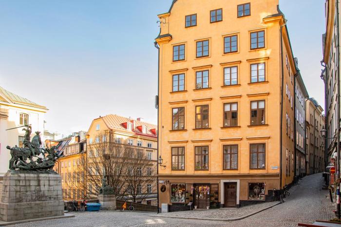 Large 2BR in Central Gamla Stan