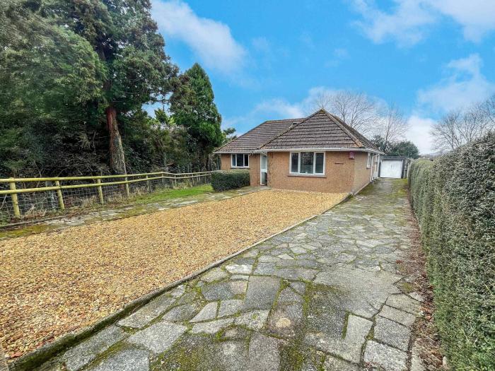 The Lockett Wonderful Large Bungalow Plympton, Plymouth Free Parking By STAE-Homes