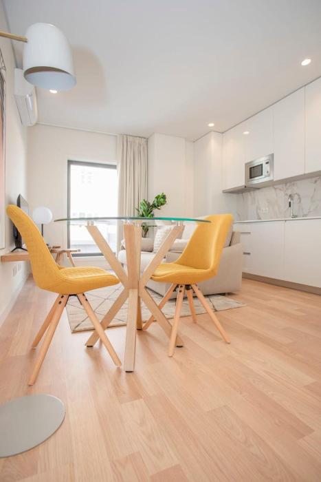 Liiiving in Porto - City Design Apartments