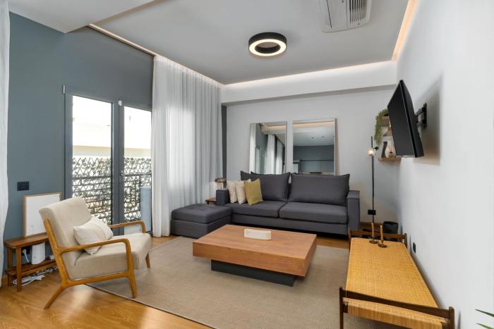 Ofi the First - 2-BR, Exarcheia