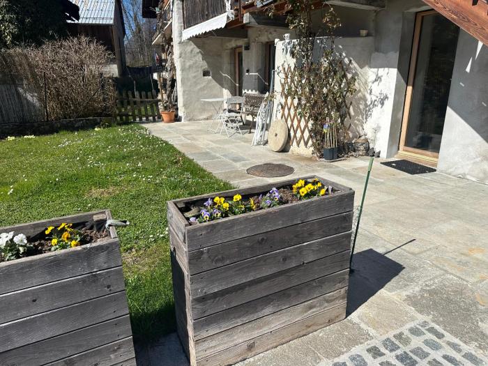 Dans hameau, près des pistes logement de plein pied au calme