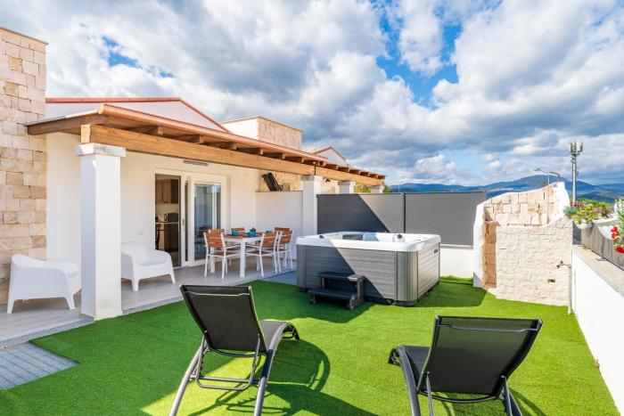 Villa with Jacuzzi - Joy Collection