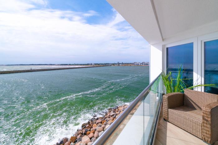 Hafenloge - Ostseeblick, Terrasse, erste Reihe, Fahrstuhl