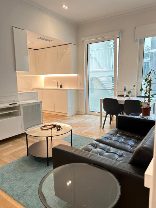 2 Ensuite Bedrooms Walk to Rossio AC