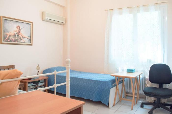 Family apt with garden next to the sea